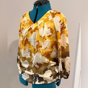 The limited women long sleeve tops small size.